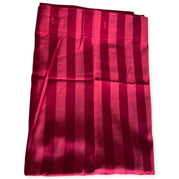 🌸4/$20🌸 Red drape/curtain panel - Picture 7 of 8